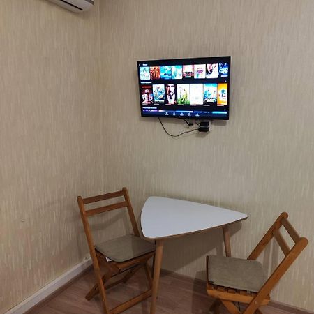 New Apartments In The City Center, Smart Tv Kharkiv Bagian luar foto