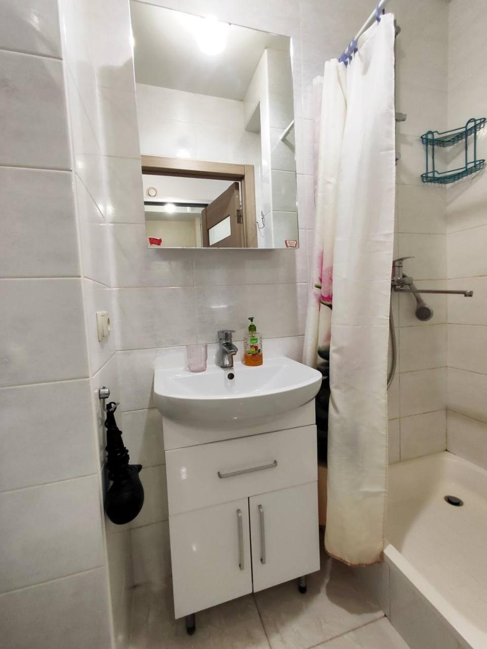 New Apartments In The City Center, Smart Tv Kharkiv Bagian luar foto